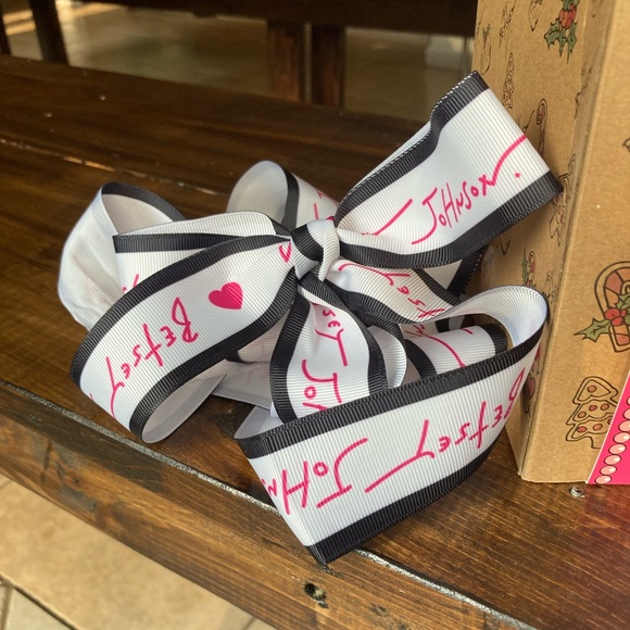 Betsey Johnson 4 pc Body Care Set Maple Vanilla - New In Box - Gift Set Box - Picture 4 of 11